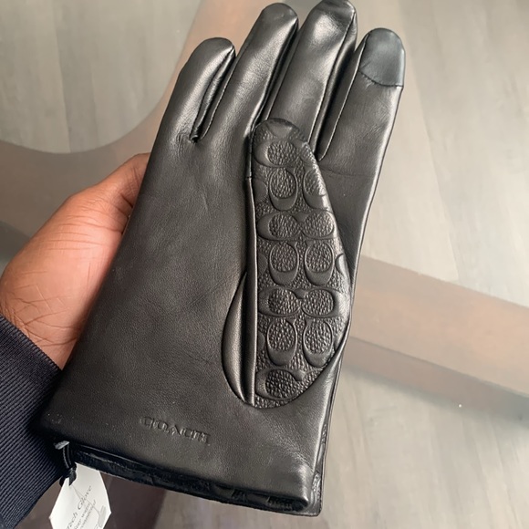 COACH Signature Leather Tech Gloves - Picture 15 of 16